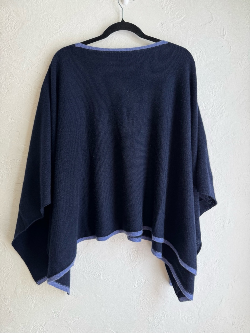 J. McLaughlin 100% Cashmere Two-Tone Knit Poncho in Navy Blue One Size